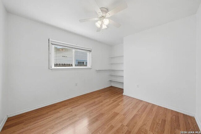 Building Photo - 5930 Oak Run St
