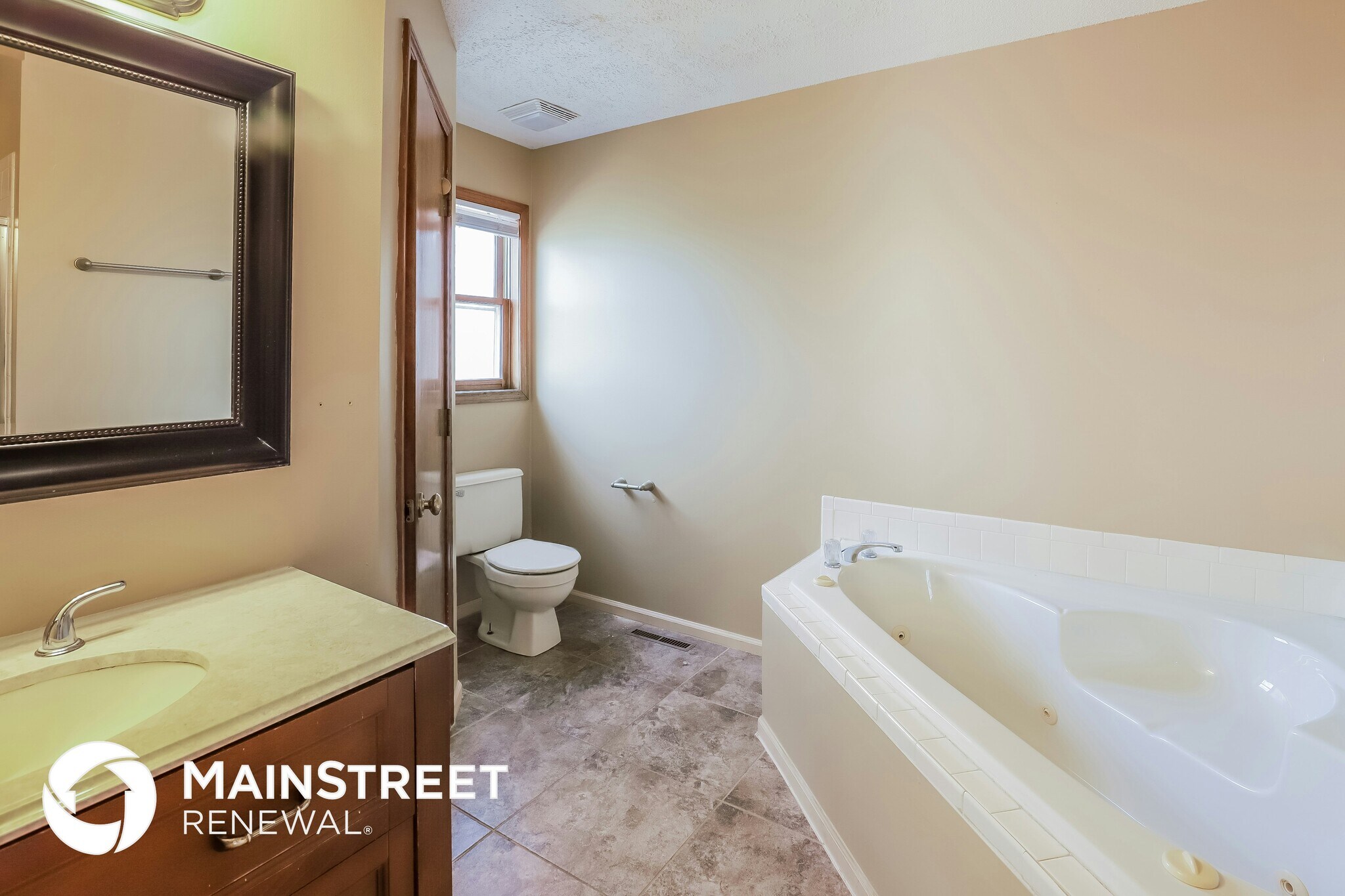 Building Photo - 8035 N Brooklyn Ave