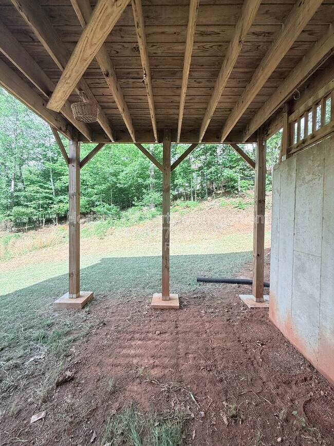 Building Photo - 6710 Sawnee Terrace