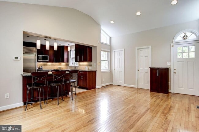 Building Photo - 5013 Brookdale Rd