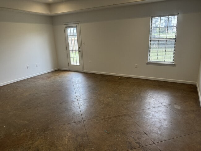 Primary Photo - 945 Wineberry Rd