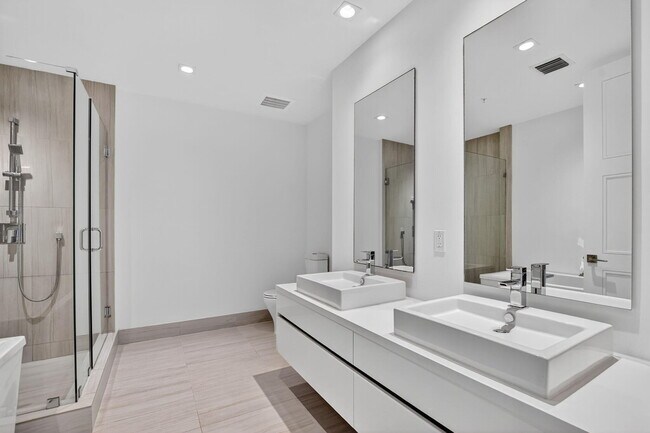 Building Photo - 155 E Boca Raton Rd
