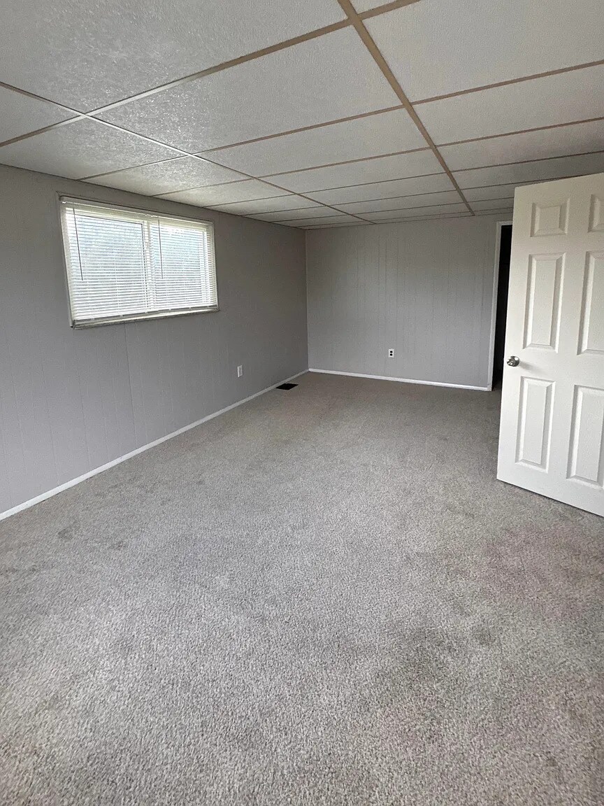 Building Photo - 52 Macek Dr