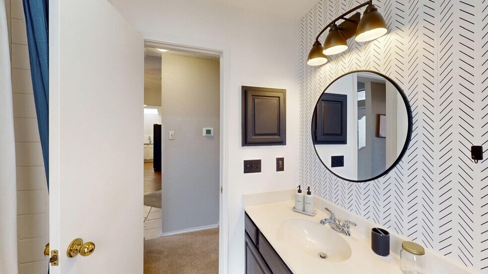 Building Photo - 2089 Bronco Ln