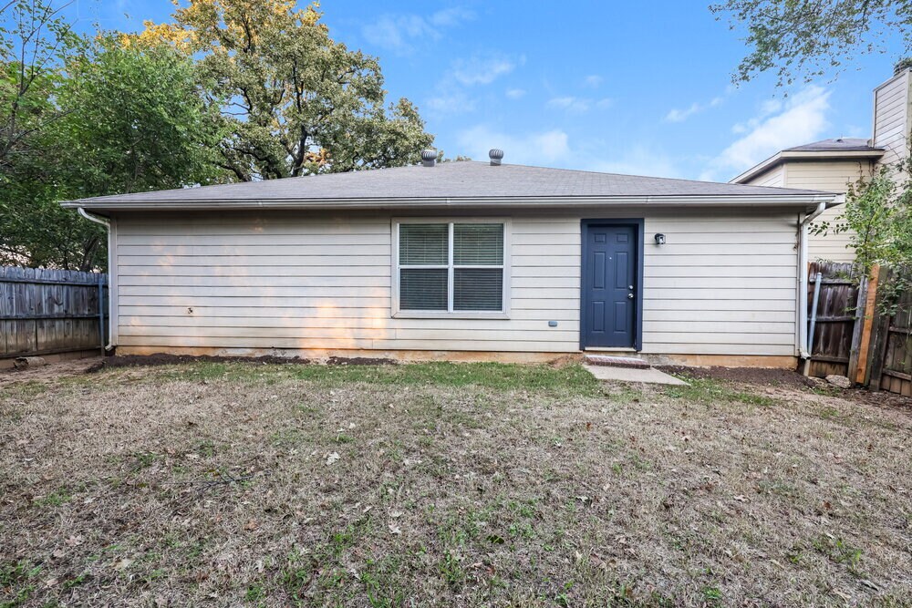 Building Photo - 13532 Baldcypress Dr