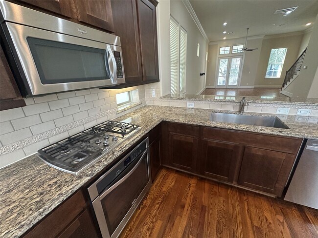 Building Photo - 2021 Fannin Station