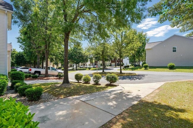 Building Photo - 7420 Abigail Glen Dr