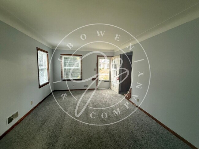 Building Photo - 2-Bedroom twinplex on Almeda Drive - Your Cozy Toledo Retreat!"