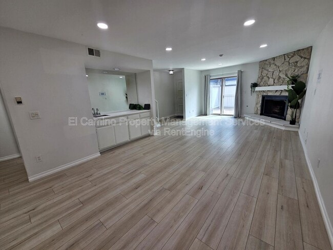 Building Photo - 2520 Graham Ave