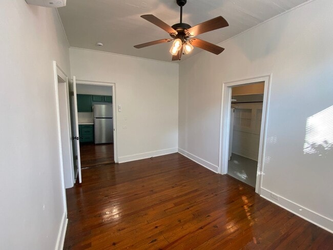 Building Photo - 914 1st Ave