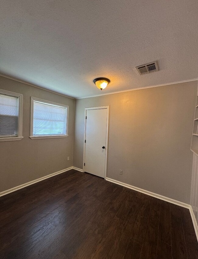 Building Photo - Rental Property