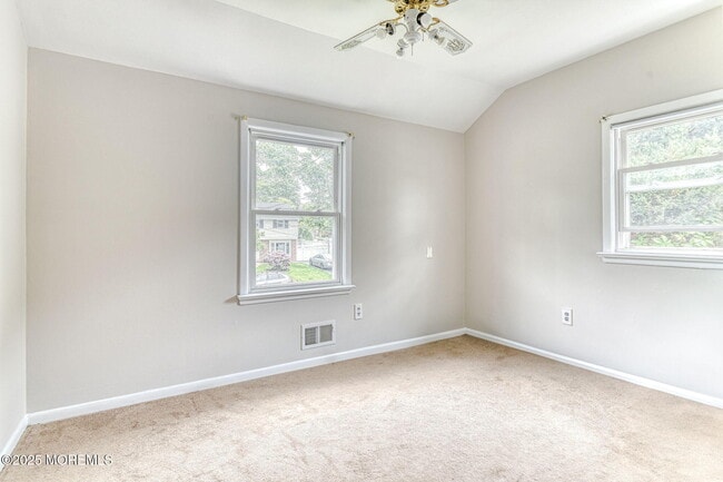 Building Photo - 24 Peach Tree Rd