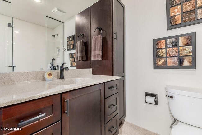 Building Photo - 7424 N Vía Camello Del Norte