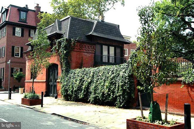 Primary Photo - 2101 Cypress St