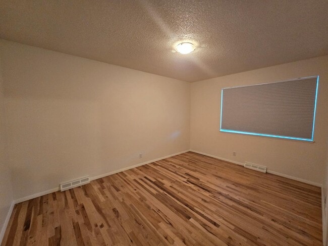 Building Photo - 3208 Texas St NE
