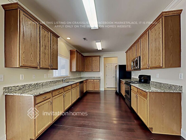 Building Photo - 120 Tulip Dr