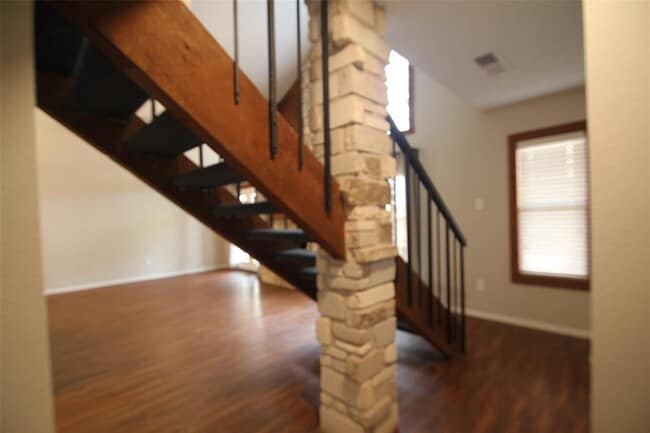 Building Photo - 1712 Cinnamon Path