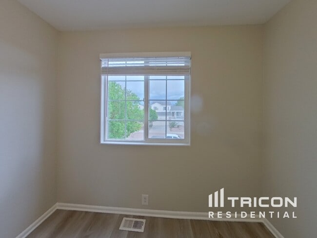 Building Photo - 8439 Shadow Run Ln