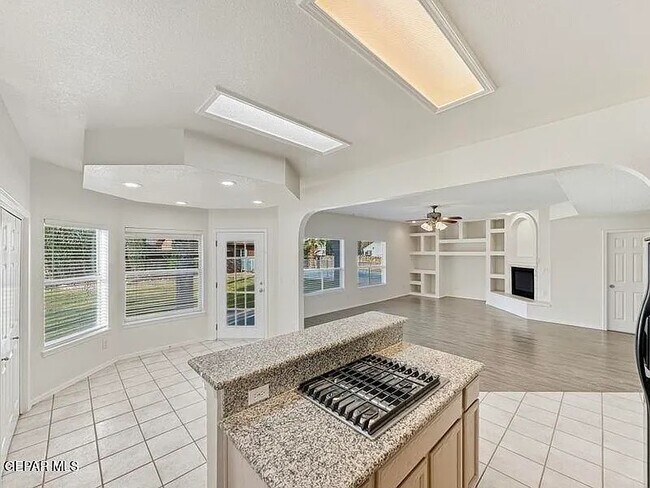 Building Photo - 659 Jeanny Marie Ct