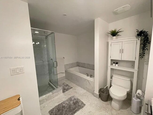 Building Photo - 253 NE 2nd St