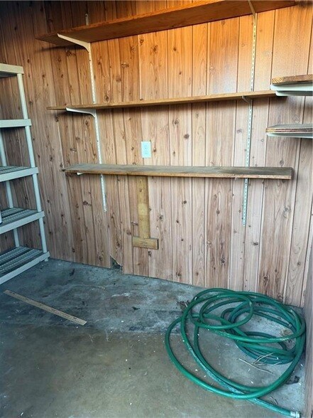 Building Photo - 1101 Field Ave