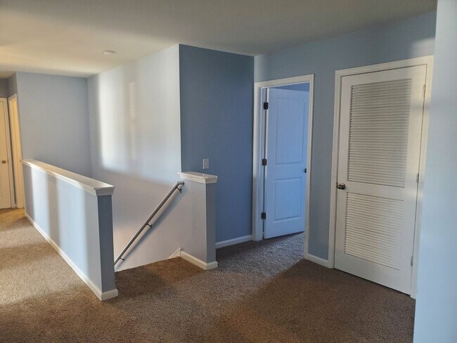 Building Photo - **Available mid January** 4 Bedroom with B...