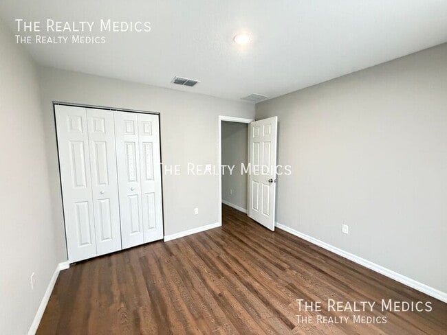 Building Photo - 4781 SW 166th Ln