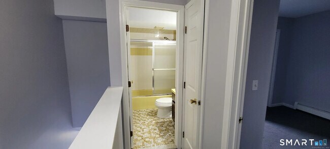 Building Photo - 678 Savin Ave