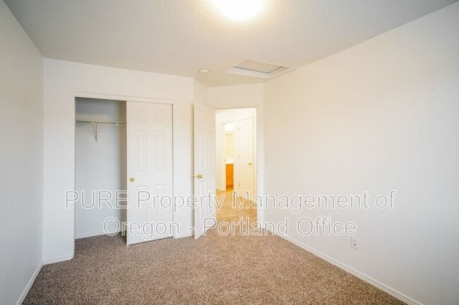 Building Photo - 16215 SW Blue Goose Ln