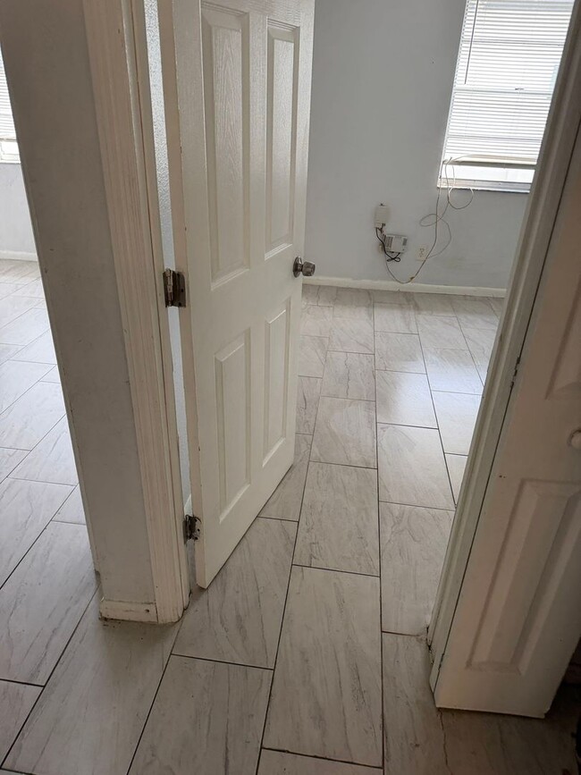 Building Photo - 8105 N Klondyke St