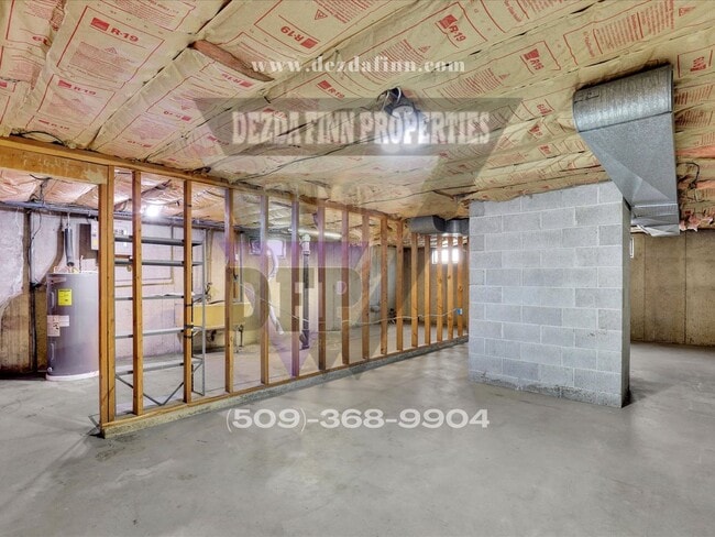 Building Photo - 1406-1408 S Cedar St