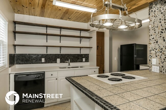 Building Photo - 4804 Ducheneau Dr