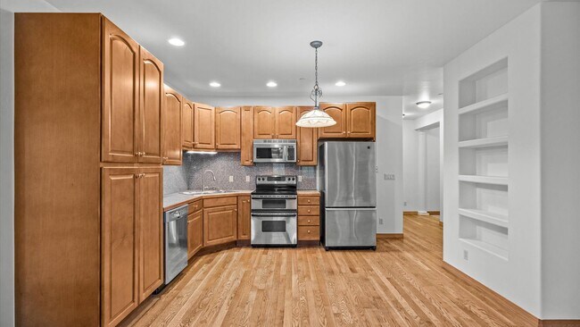 Building Photo - Charming 2-Bedroom Apartment in a Convenient Glenwood Springs Location