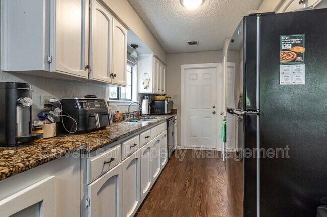 Building Photo - 1242 Hollyhock Ln