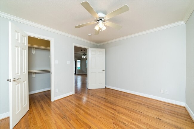 Building Photo - 4405 Marina St