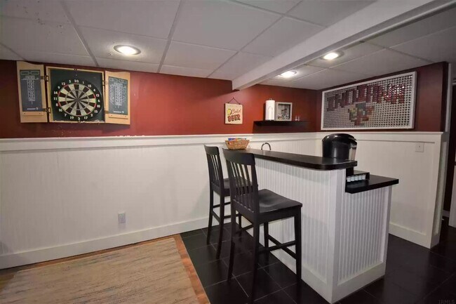 Building Photo - "Hoosier Daddy"- This fully furnished, turn-key, 6bd/2ba house