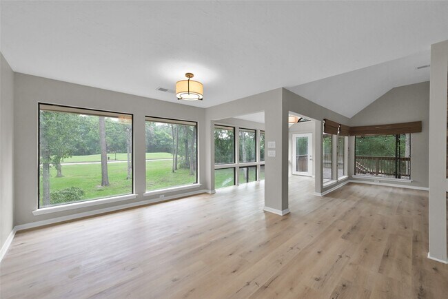 Building Photo - 2 Alladdin Ln