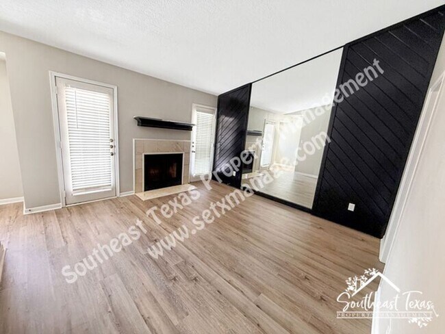 Building Photo - 1620 Wellington Pl