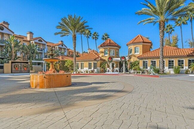 Building Photo - Remodeled River-View Corner Unit with Oversized Patio