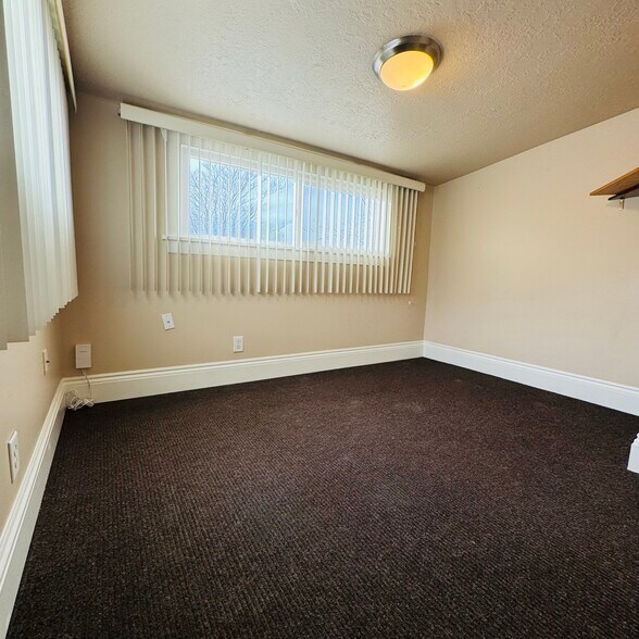 Building Photo - 732 S 900 E