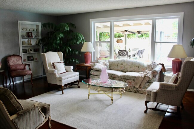 Building Photo - 2041 E Gary Cir