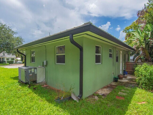 Building Photo - 2036 19th St