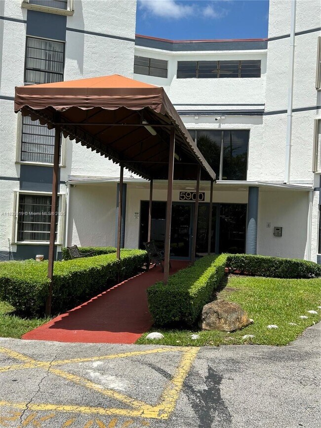 Primary Photo - 5900 SW 127th Ave