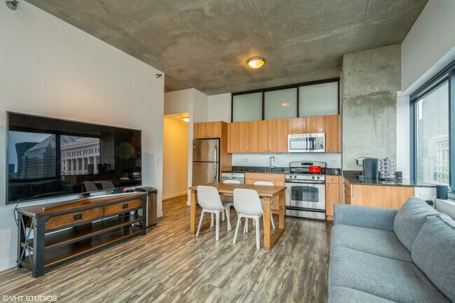 Building Photo - 235 W Van Buren St