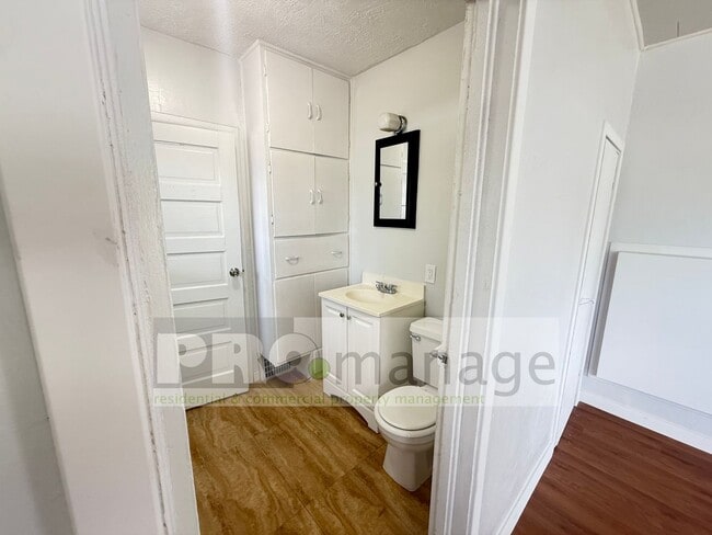 Building Photo - Charming 4 Bed / 2 Bath Home with Vintage ...