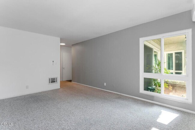 Building Photo - 355 S Los Robles Ave