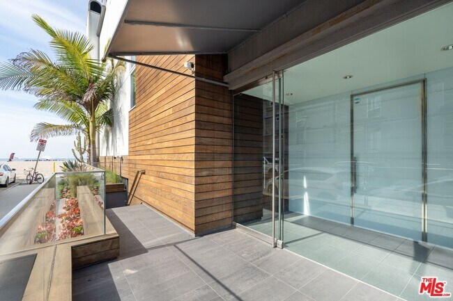 Building Photo - 7 Fleet St