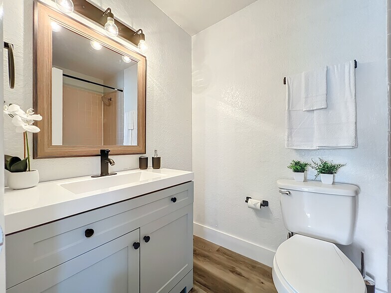 Building Photo - 11562 Westwood Blvd