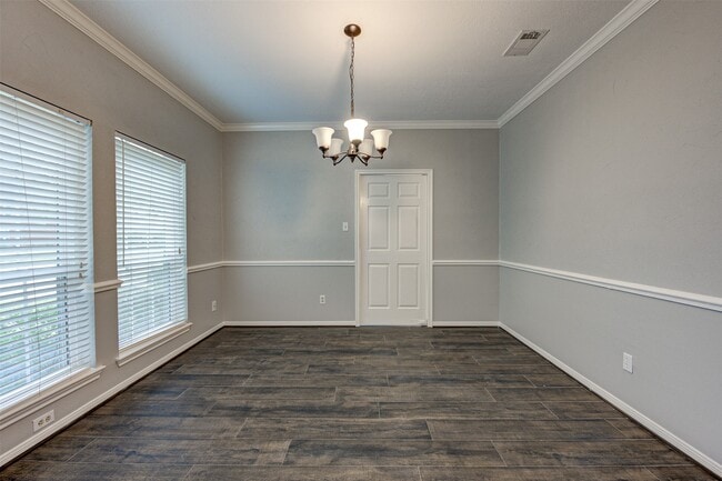 Building Photo - 3422 Mesquite Dr