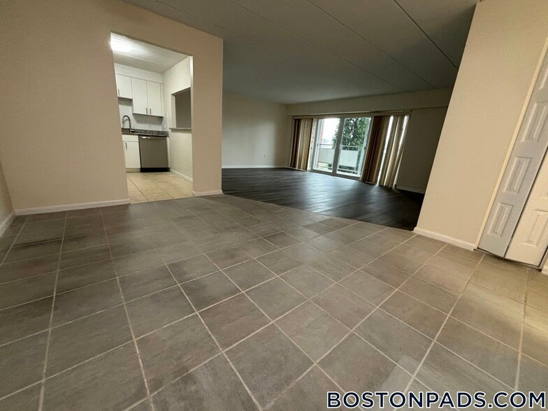 Building Photo - 51 Hill Rd